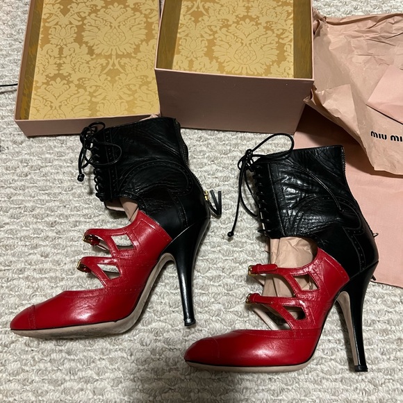 Miu Miu 2011 Multicolor Patent And Leather Cut Out Ankle Wrap Booties - Picture 5 of 11